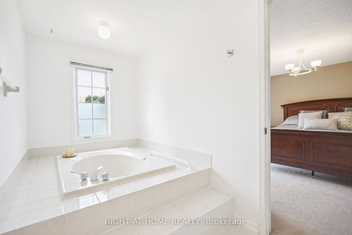 Photo 20 at 309 Amberly Boulevard, Ancaster, Hamilton