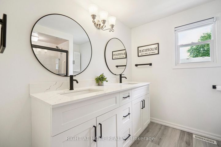 Photo 22 at 309 Amberly Boulevard, Ancaster, Hamilton