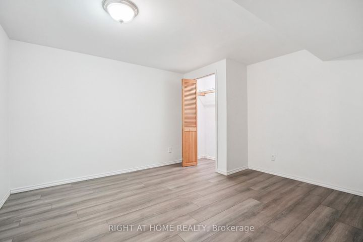 Photo 29 at 309 Amberly Boulevard, Ancaster, Hamilton