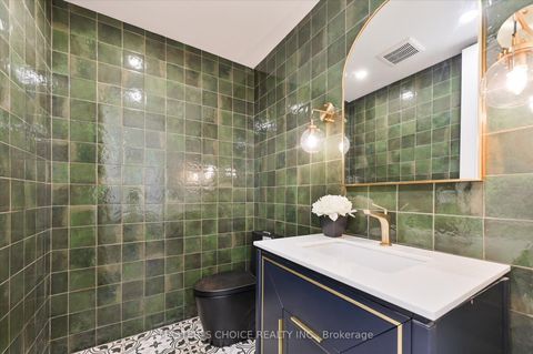 Photo 16 at 382 St Clements Avenue, Lawrence Park South, Toronto