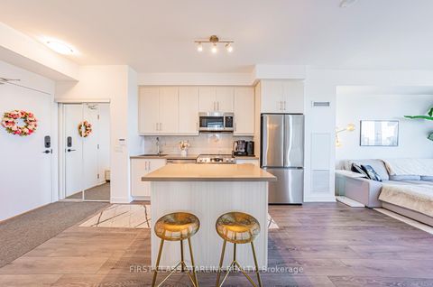 Photo 4 at 1603 - 95 Oneida Crescent, Langstaff, Richmond Hill