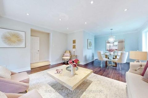 Photo 1 at 433 Fernleigh Circle S, Crosby, Richmond Hill