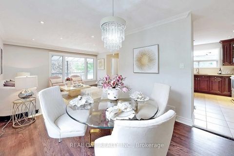 Photo 3 at 433 Fernleigh Circle S, Crosby, Richmond Hill
