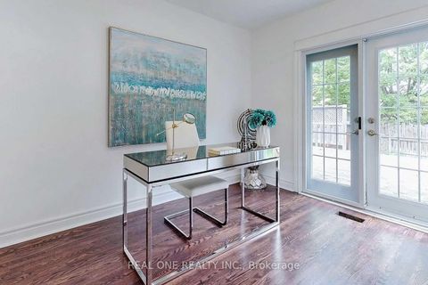 Photo 9 at 433 Fernleigh Circle S, Crosby, Richmond Hill
