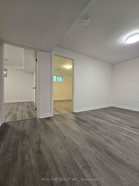 Photo 16 at 433 Fernleigh Circle S, Crosby, Richmond Hill