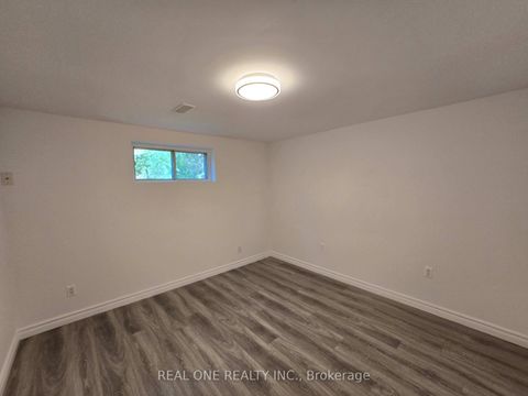 Photo 21 at 433 Fernleigh Circle S, Crosby, Richmond Hill