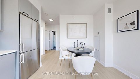 Photo 8 at 532 - 9471 Yonge Street, Observatory, Richmond Hill
