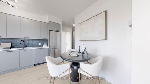 Photo 10 at 532 - 9471 Yonge Street, Observatory, Richmond Hill
