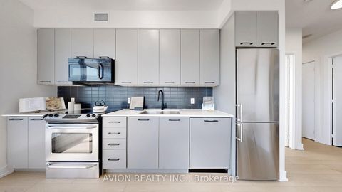 Photo 14 at 532 - 9471 Yonge Street, Observatory, Richmond Hill