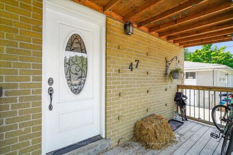 Photo 3 at 47 Davis Road, Aurora Highlands, Aurora