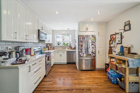 Photo 6 at 47 Davis Road, Aurora Highlands, Aurora