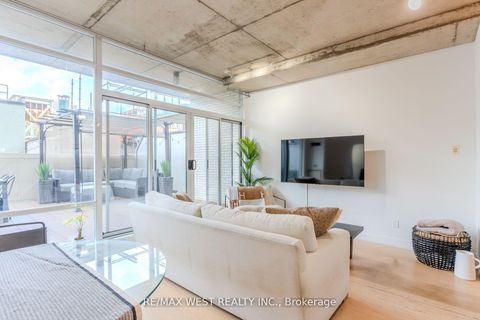 Photo 10 at 212 - 66 Portland Street, Waterfront Communities C1, Toronto