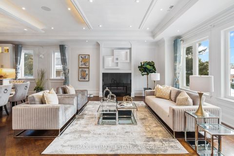 Photo 7 at 26 Madawaska Avenue, Newtonbrook East, Toronto