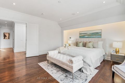 Photo 26 at 26 Madawaska Avenue, Newtonbrook East, Toronto