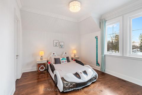 Photo 31 at 26 Madawaska Avenue, Newtonbrook East, Toronto