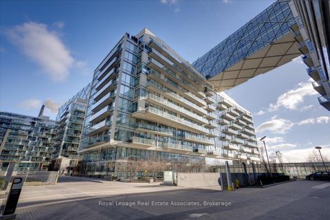 Photo 1 at 323 - 29 Queens Quay E, Waterfront Communities C8, Toronto