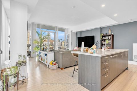 Photo 8 at 323 - 29 Queens Quay E, Waterfront Communities C8, Toronto