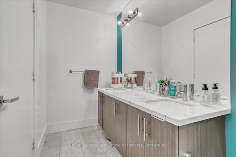 Photo 22 at 323 - 29 Queens Quay E, Waterfront Communities C8, Toronto