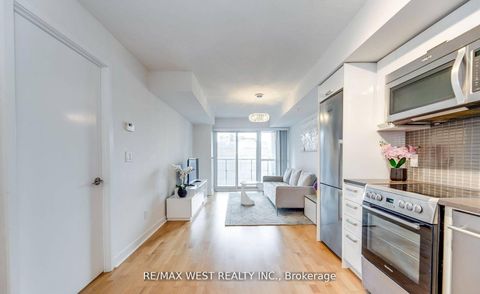 Photo 2 at 802 - 295 Adelaide Street W, Waterfront Communities C1, Toronto