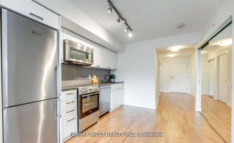 Photo 5 at 802 - 295 Adelaide Street W, Waterfront Communities C1, Toronto