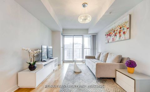 Photo 8 at 802 - 295 Adelaide Street W, Waterfront Communities C1, Toronto