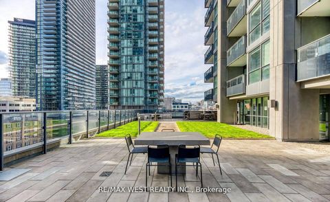 Photo 21 at 802 - 295 Adelaide Street W, Waterfront Communities C1, Toronto