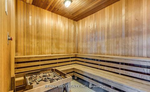 Photo 23 at 802 - 295 Adelaide Street W, Waterfront Communities C1, Toronto