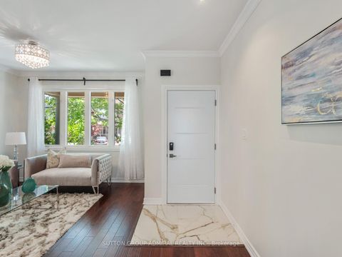 Photo 1 at 10 Auburndale Drive, Patterson, Vaughan