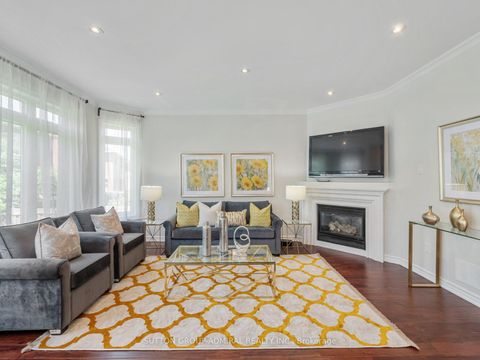 Photo 5 at 10 Auburndale Drive, Patterson, Vaughan