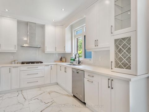 Photo 8 at 10 Auburndale Drive, Patterson, Vaughan