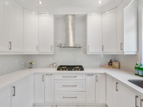 Photo 9 at 10 Auburndale Drive, Patterson, Vaughan