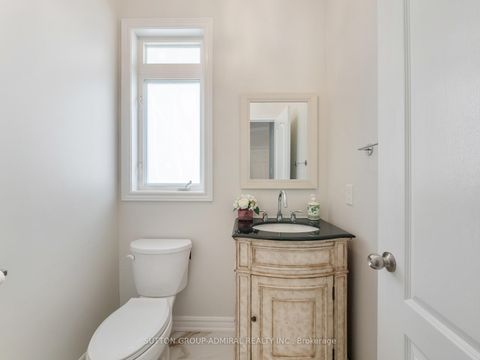 Photo 11 at 10 Auburndale Drive, Patterson, Vaughan