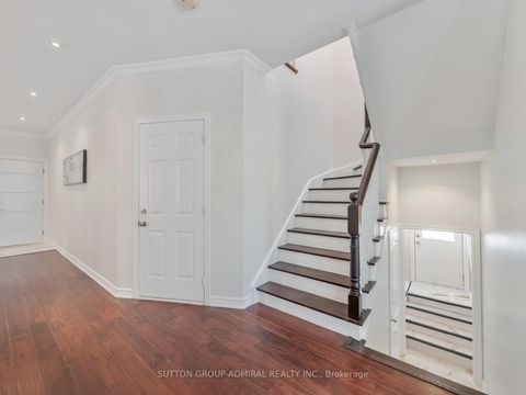 Photo 12 at 10 Auburndale Drive, Patterson, Vaughan