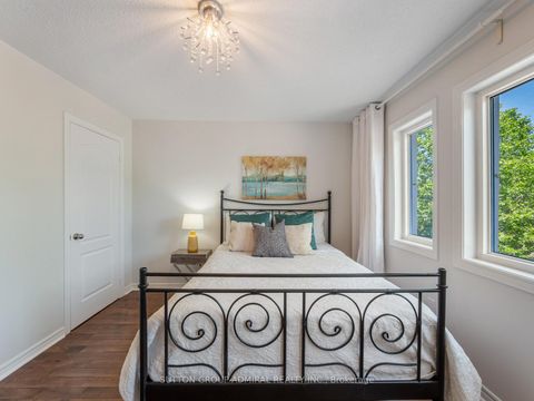 Photo 25 at 10 Auburndale Drive, Patterson, Vaughan