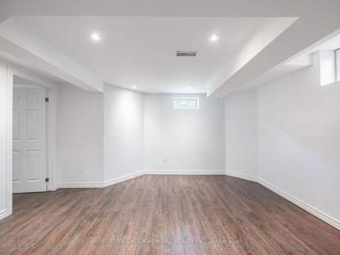 Photo 32 at 10 Auburndale Drive, Patterson, Vaughan