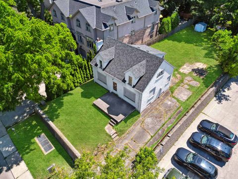 Photo 2 at 86 Kerr Street, CO Central, Oakville