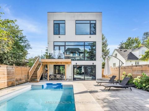 Photo 3 at 156 Garden Avenue, South Richvale, Richmond Hill