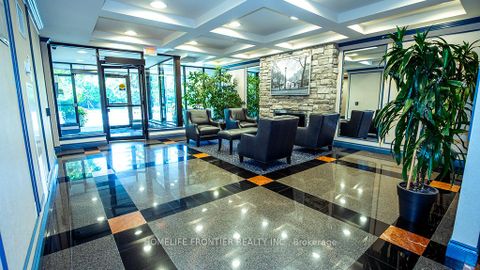 Photo 13 at 210 - 81 Townsgate Drive E, Yorkhill, Vaughan