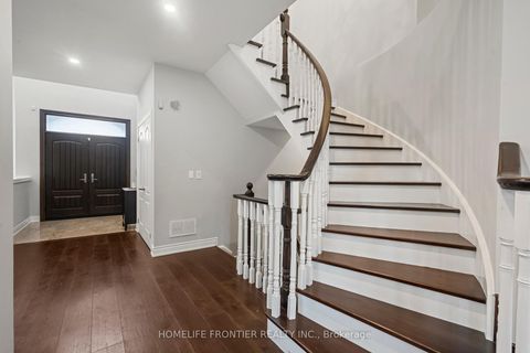 Photo 4 at 7 Edenbrook Crescent, Bayview Hill, Richmond Hill