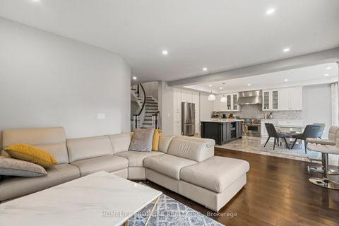 Photo 9 at 7 Edenbrook Crescent, Bayview Hill, Richmond Hill