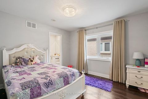 Photo 12 at 7 Edenbrook Crescent, Bayview Hill, Richmond Hill