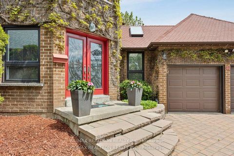 Photo 2 at 41 Bloomfield Trail, Oak Ridges, Richmond Hill