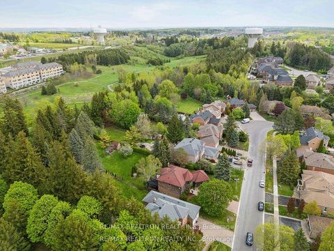 Photo 4 at 41 Bloomfield Trail, Oak Ridges, Richmond Hill