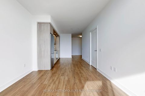 Photo 8 at 638 - 20 Inn On The Park Drive, Don Mills, Toronto