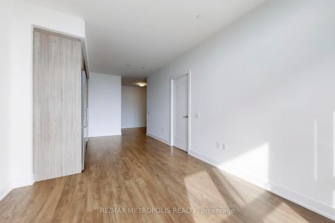 Photo 9 at 638 - 20 Inn On The Park Drive, Don Mills, Toronto