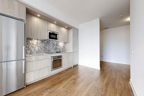Photo 10 at 638 - 20 Inn On The Park Drive, Don Mills, Toronto