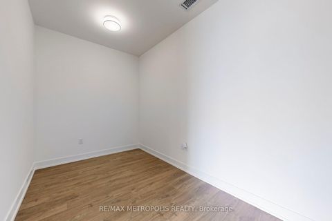 Photo 20 at 638 - 20 Inn On The Park Drive, Don Mills, Toronto