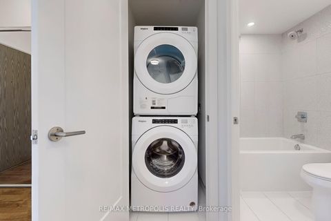 Photo 24 at 638 - 20 Inn On The Park Drive, Don Mills, Toronto