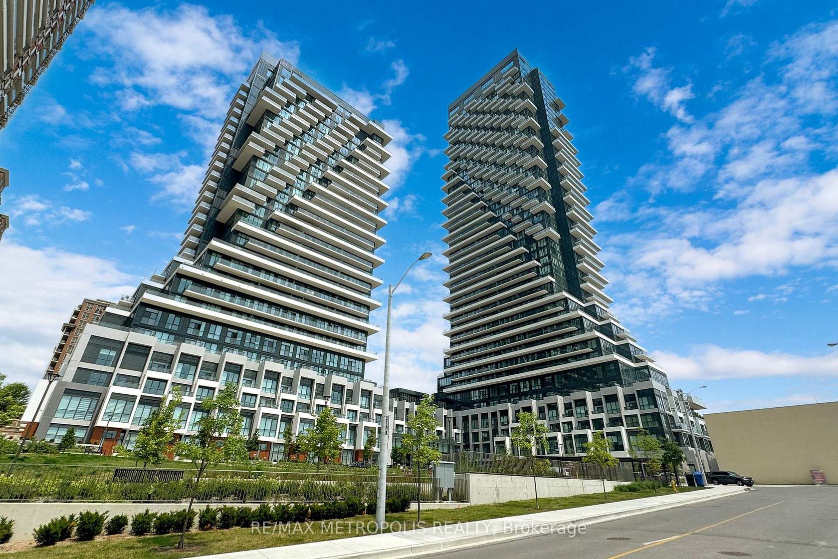 638 - 20 Inn On The Park Drive, Don Mills, Toronto 