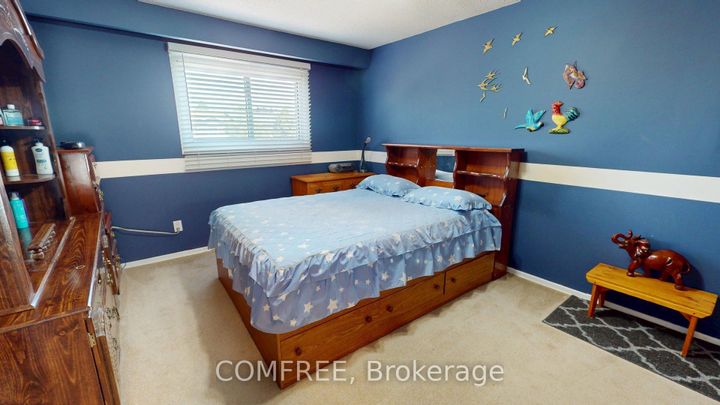 Photo 11 at 17 Ashurst Crescent, Madoc, Brampton